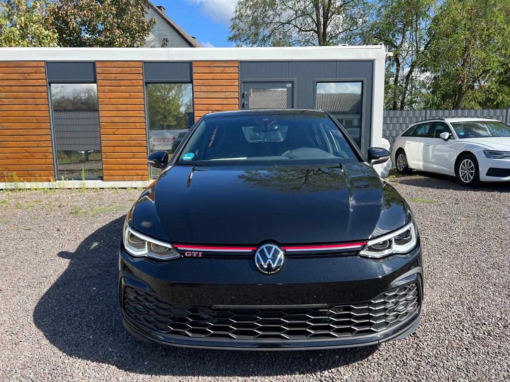 Volkswagen Golf 2024 г. Чёрный, пробег 43500 км