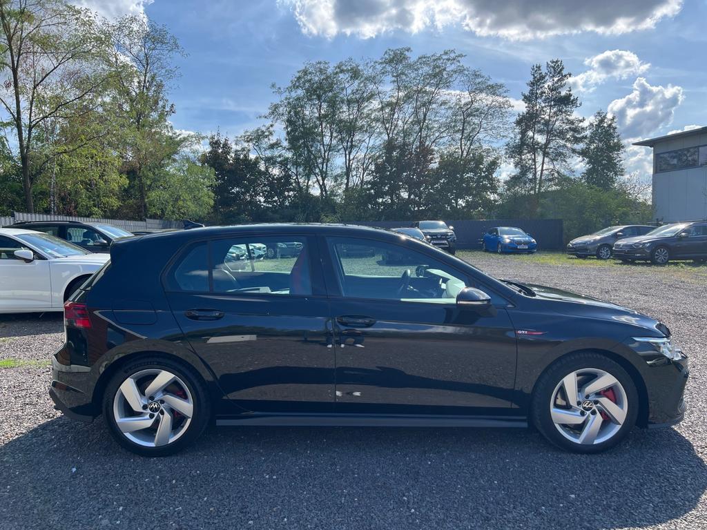 Volkswagen Golf 2024 г. Чёрный, пробег 43500 км