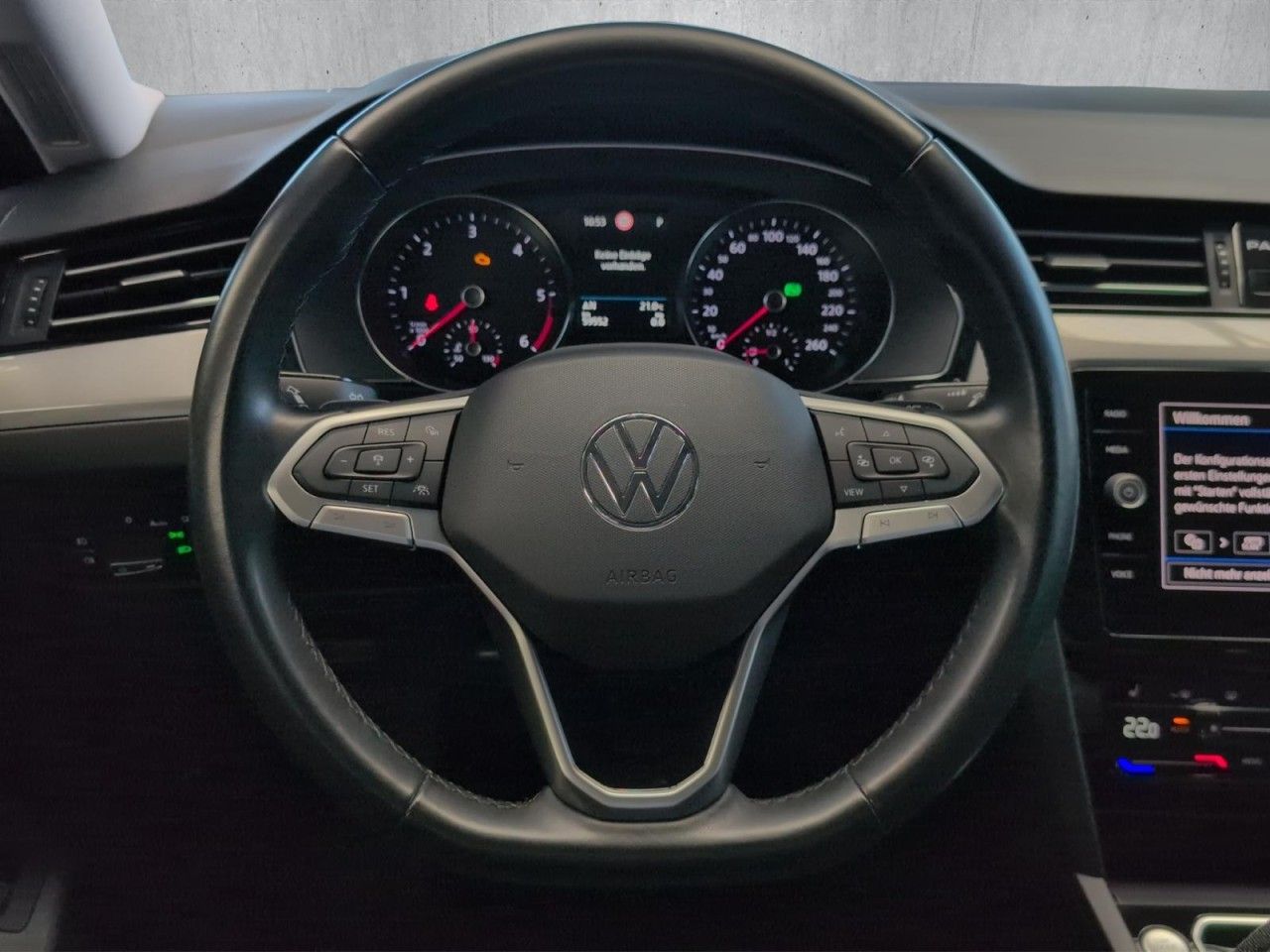 Volkswagen PASSAT VARIANT 2023 г. Чёрный, пробег 59592 км