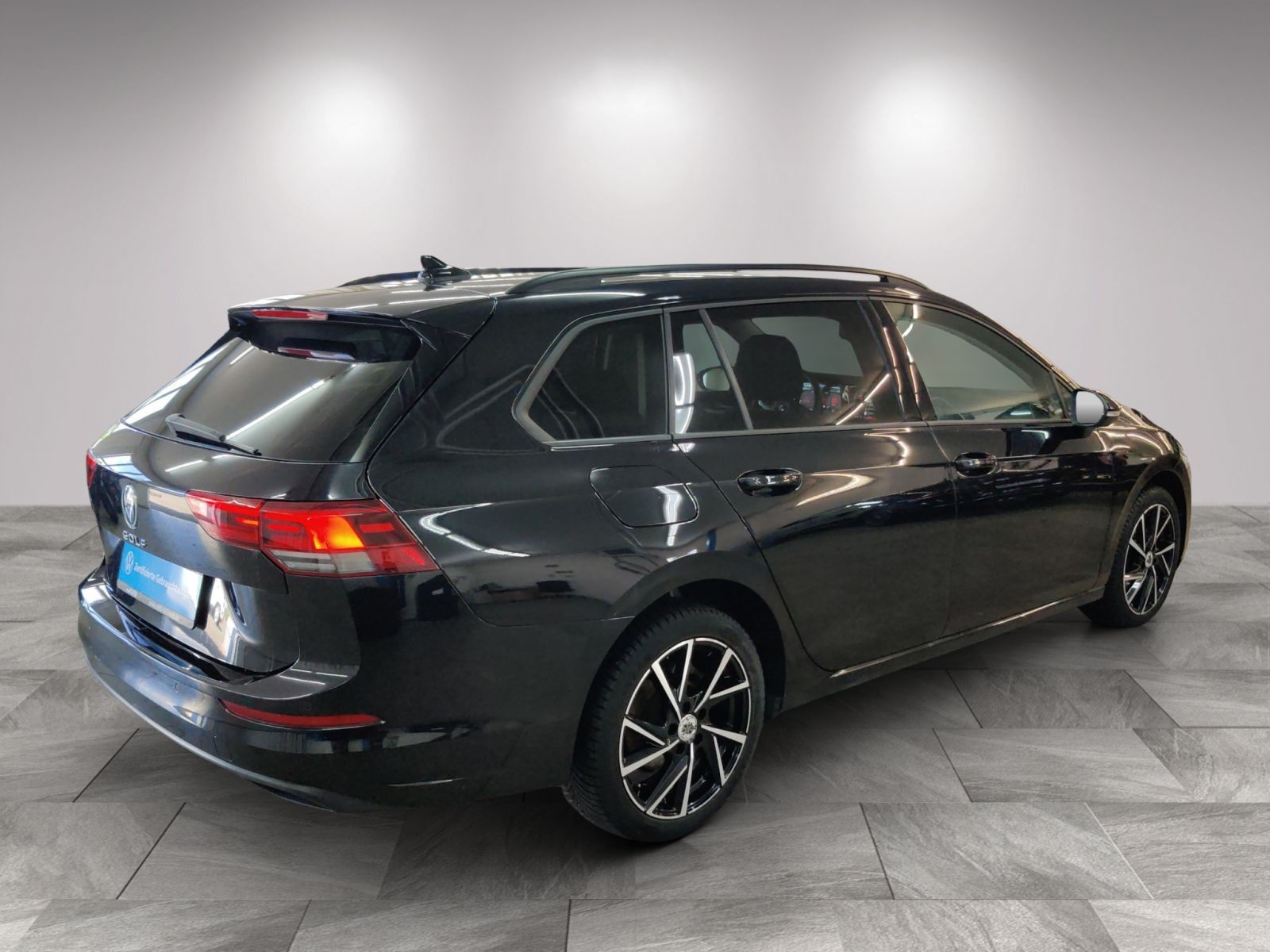 Volkswagen Golf 2022 г. Чёрный, пробег 53240 км