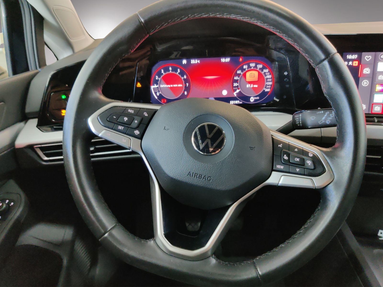 Volkswagen Golf 2022 г. Чёрный, пробег 53240 км