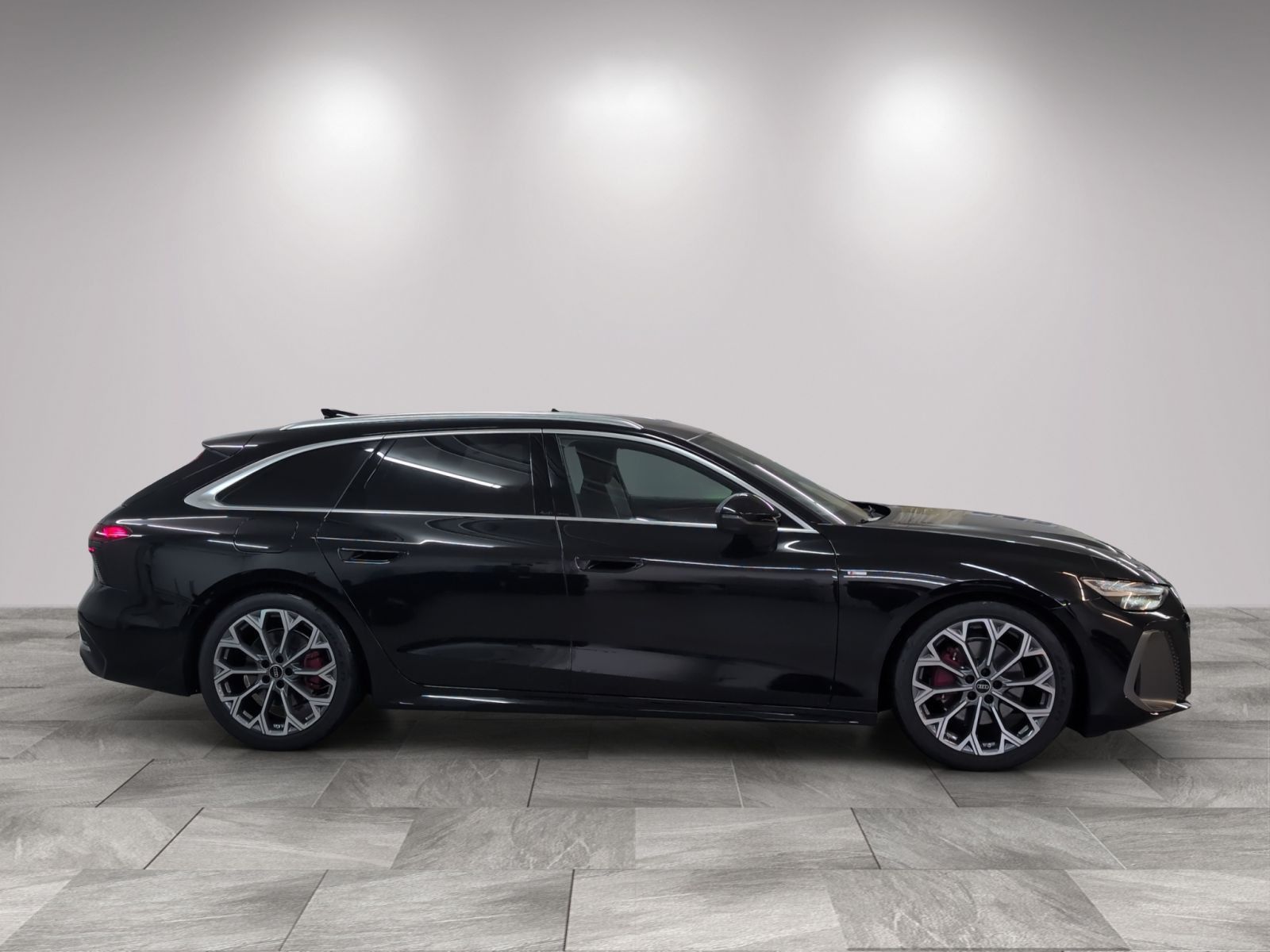 Audi A6 2026 г. Чёрный, пробег 16140 км