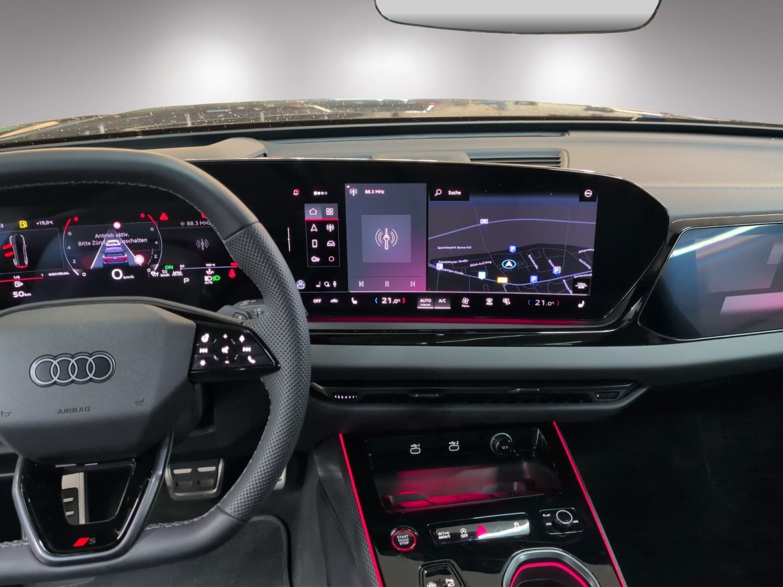 Audi A6 2026 г. Чёрный, пробег 16140 км