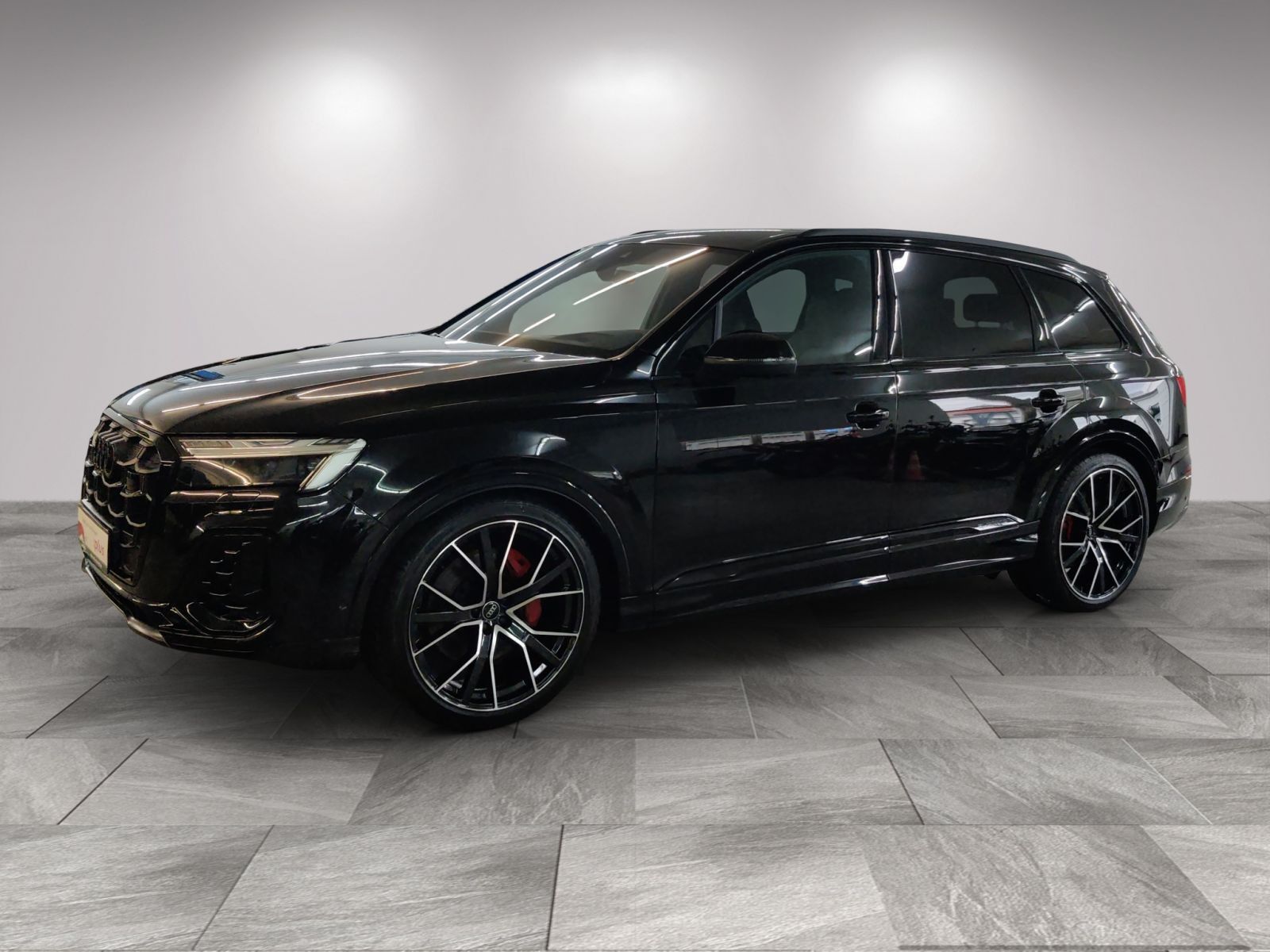 Audi Q7 2024 г. Чёрный, пробег 26580 км