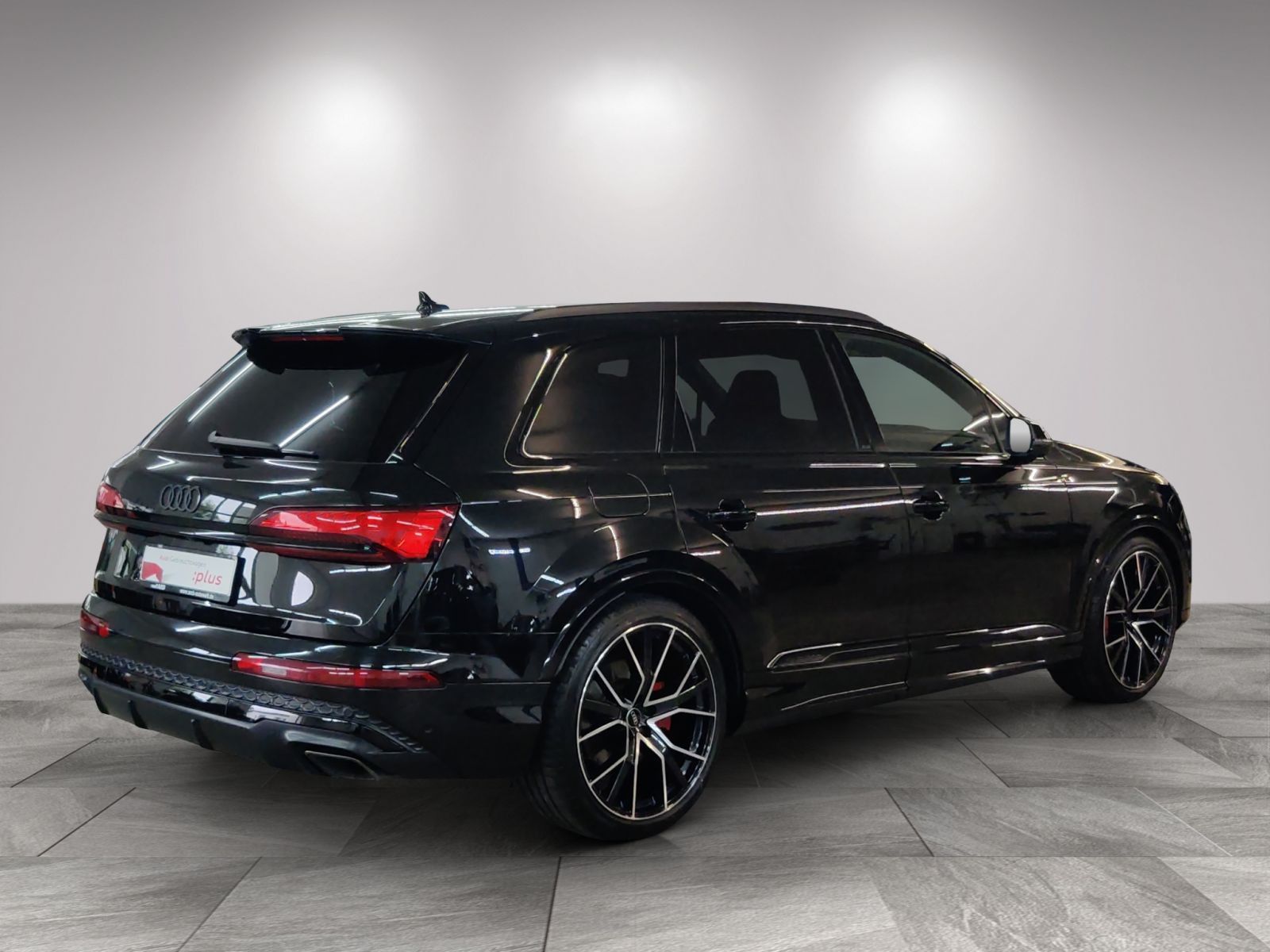 Audi Q7 2024 г. Чёрный, пробег 26580 км