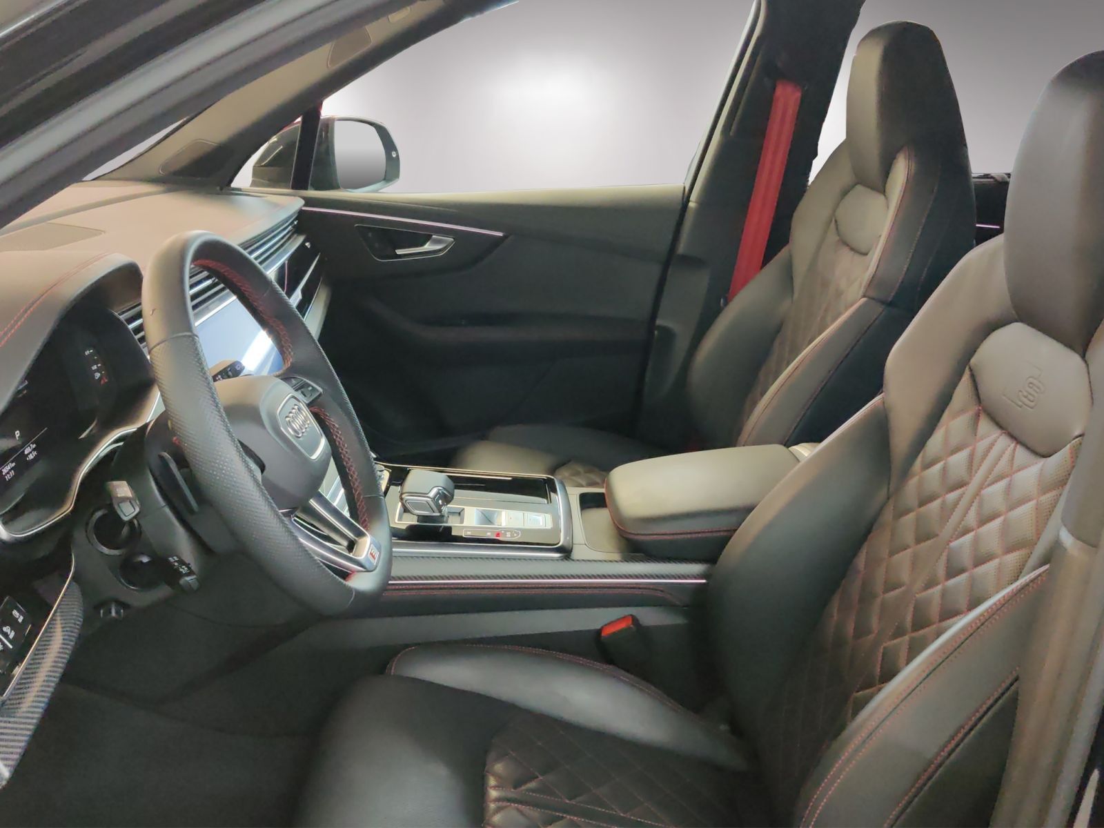 Audi Q7 2024 г. Чёрный, пробег 26580 км