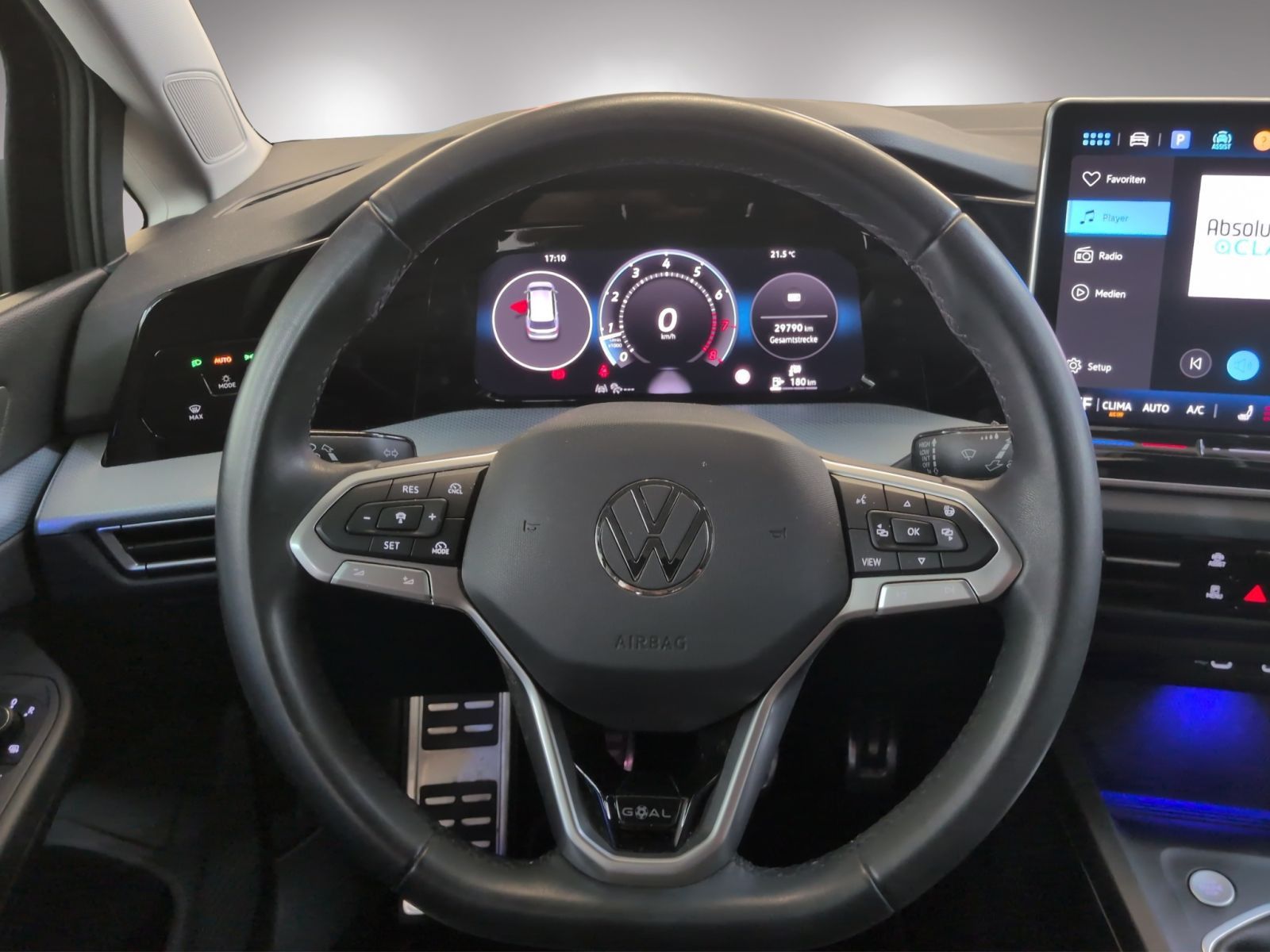 Volkswagen Golf 2025 г. Чёрный, пробег 29830 км