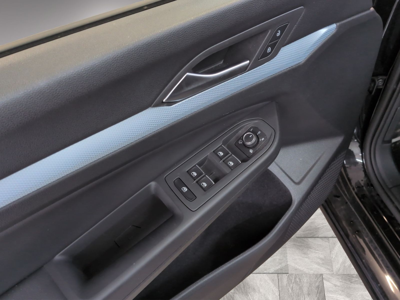 Volkswagen Golf 2025 г. Чёрный, пробег 29830 км