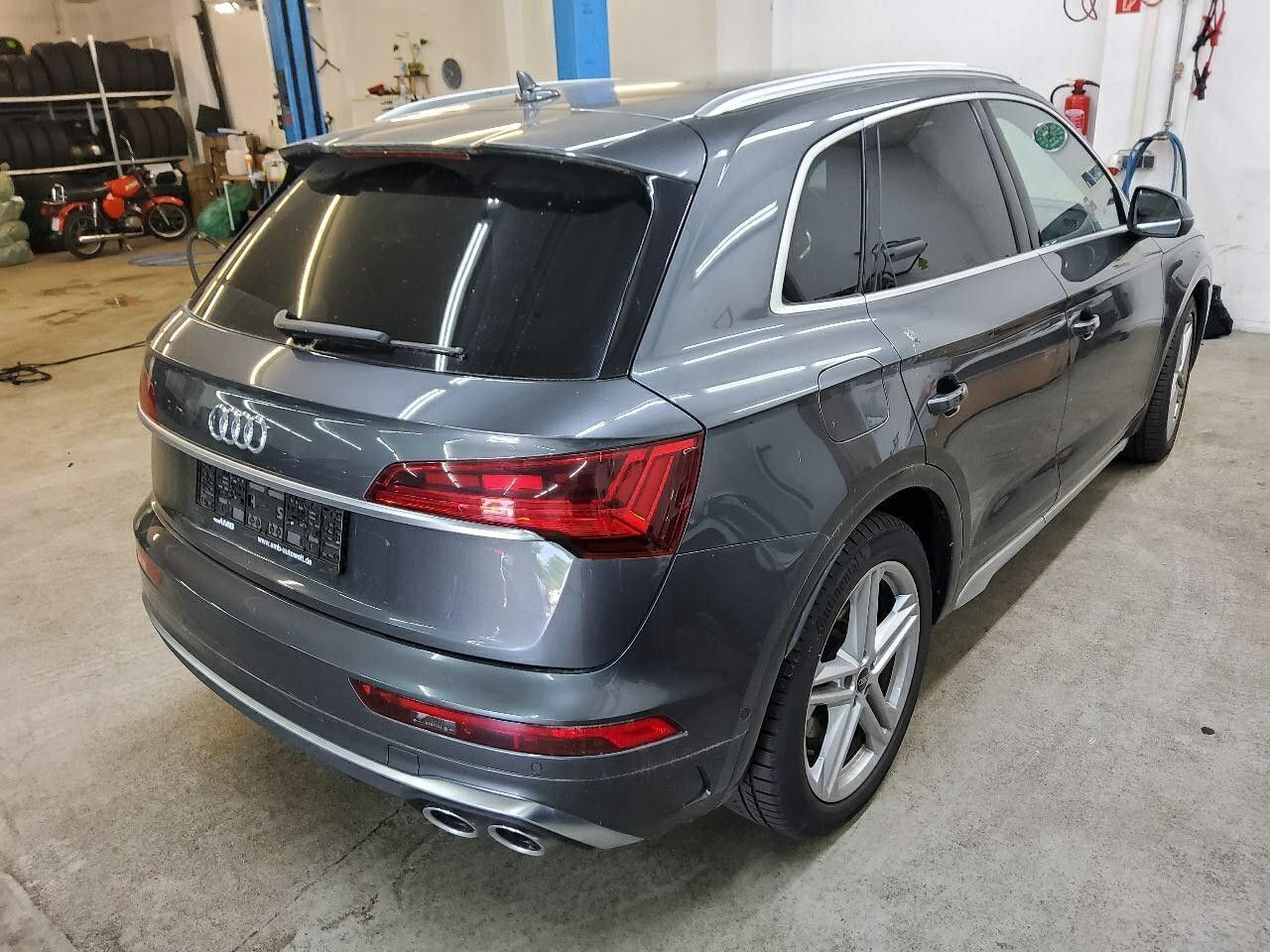 Audi SQ5 2023 г. Серый, пробег 28370 км