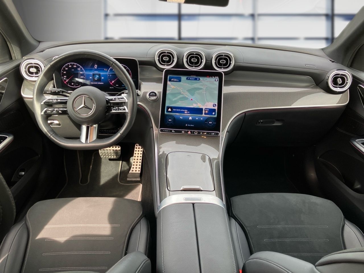 Mercedes-Benz GLC 220 2025 г. Чёрный, пробег 23530 км