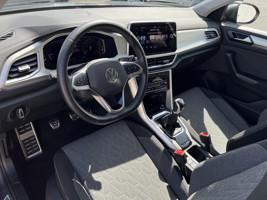 Volkswagen T-Roc 2023 г. Серый, пробег 23307 км