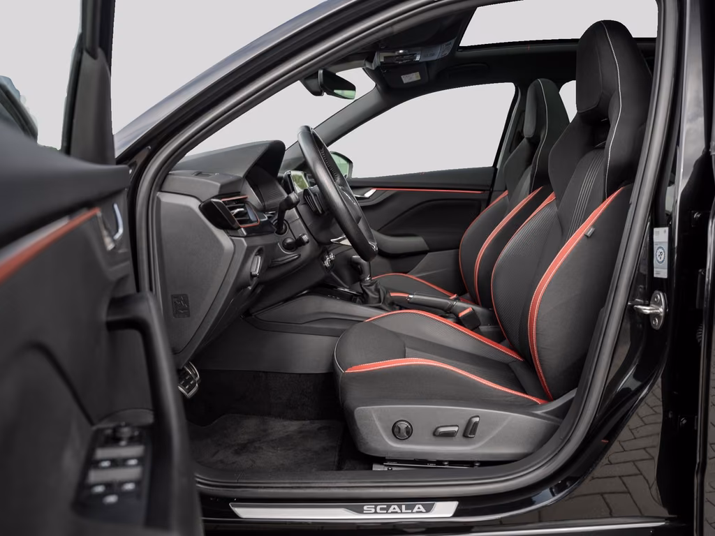 Skoda Scala 2023 г. Чёрный, пробег 51000 км