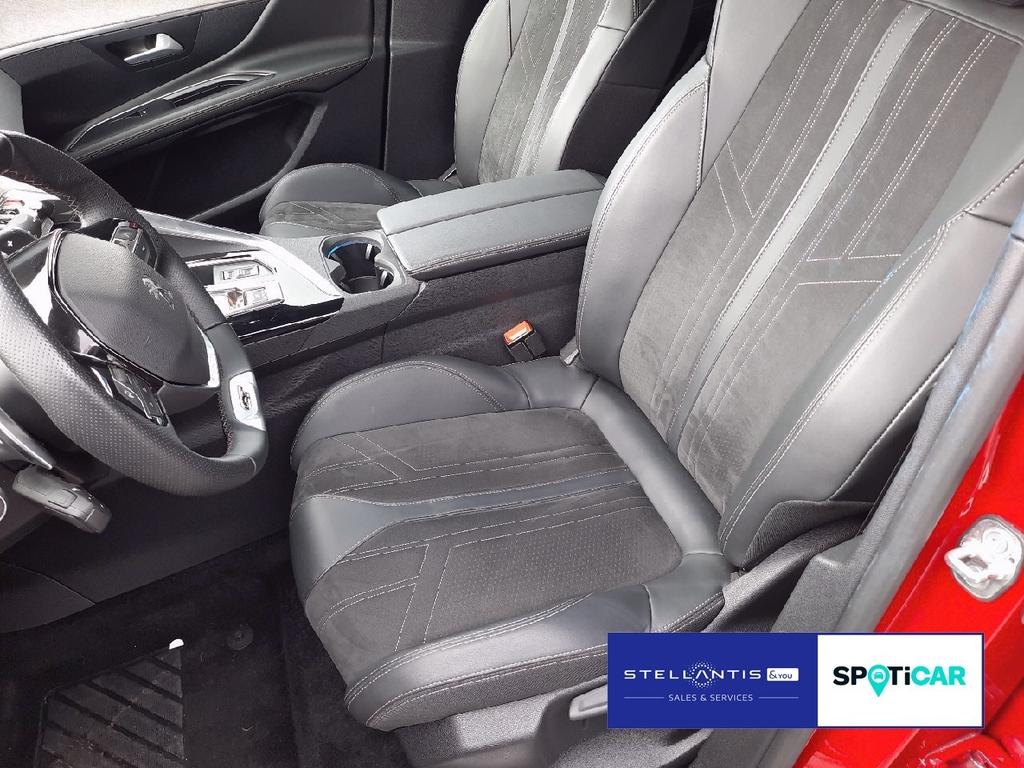Peugeot 3008 2021 г. Красный, пробег 46135 км