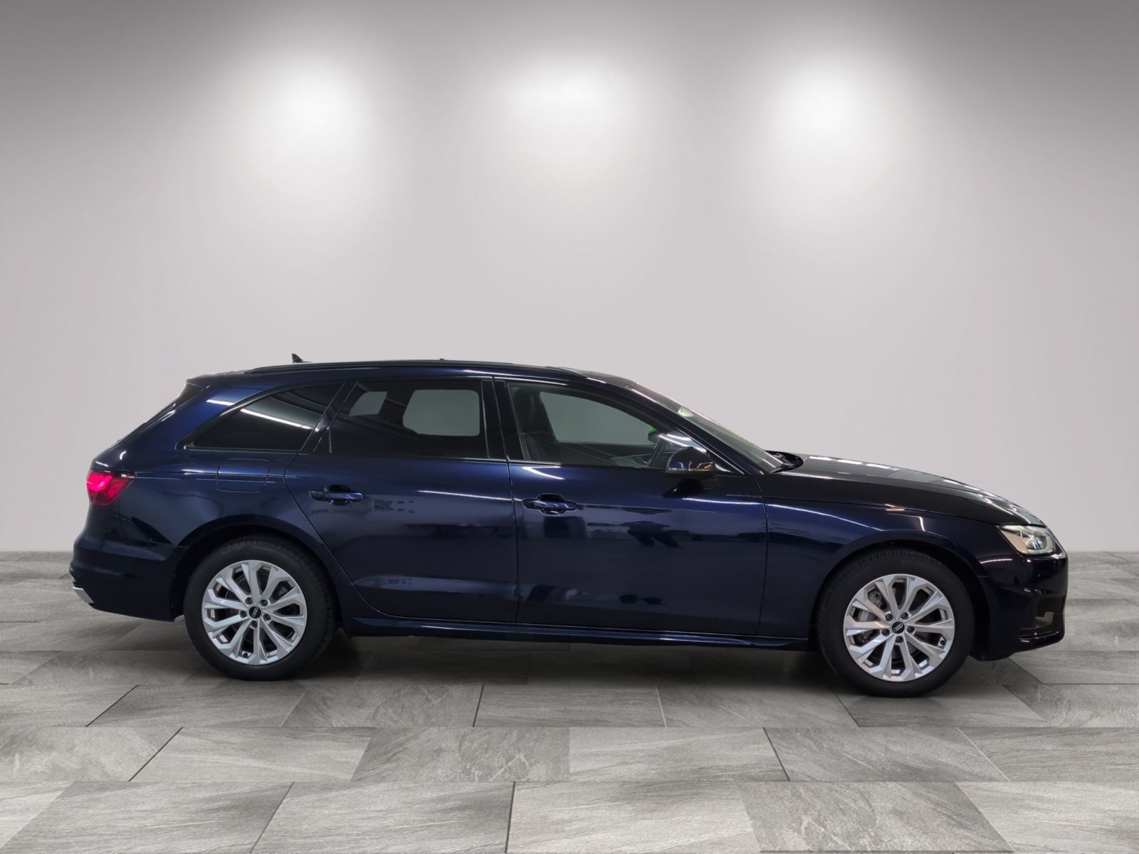 Audi A4 2021 г. Синий, пробег 50000 км