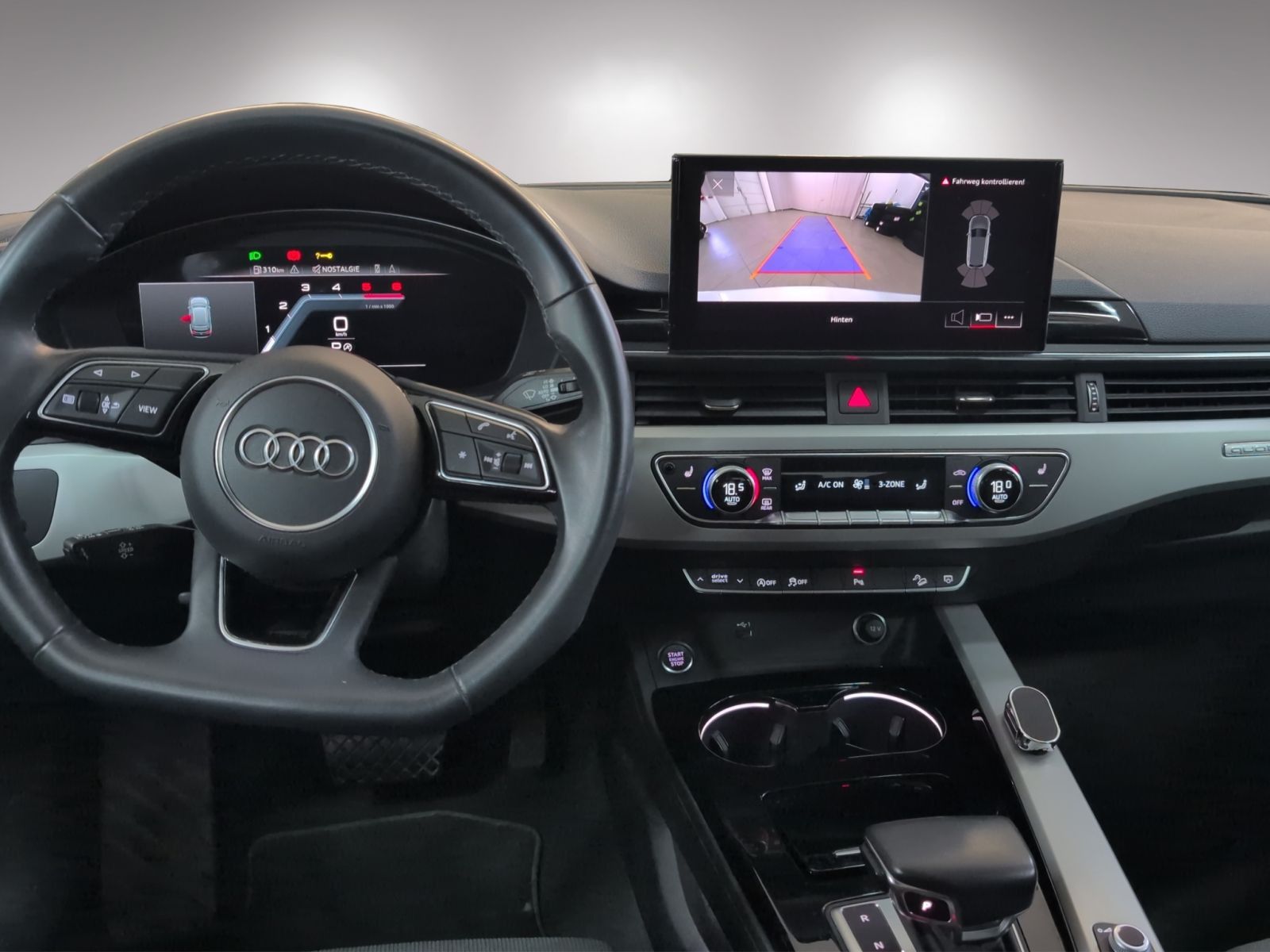 Audi A4 2023 г. Белый, пробег 50000 км