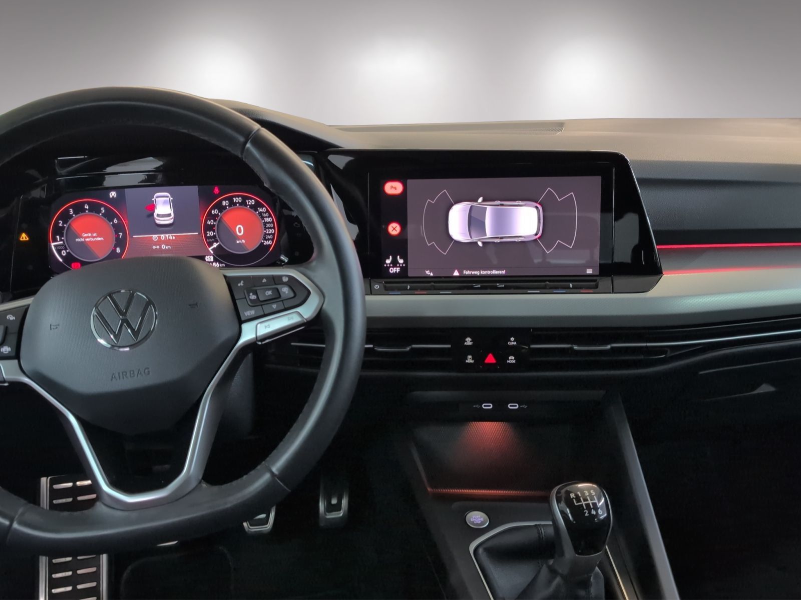 Volkswagen Golf 2024 г. Серый, пробег 30000 км