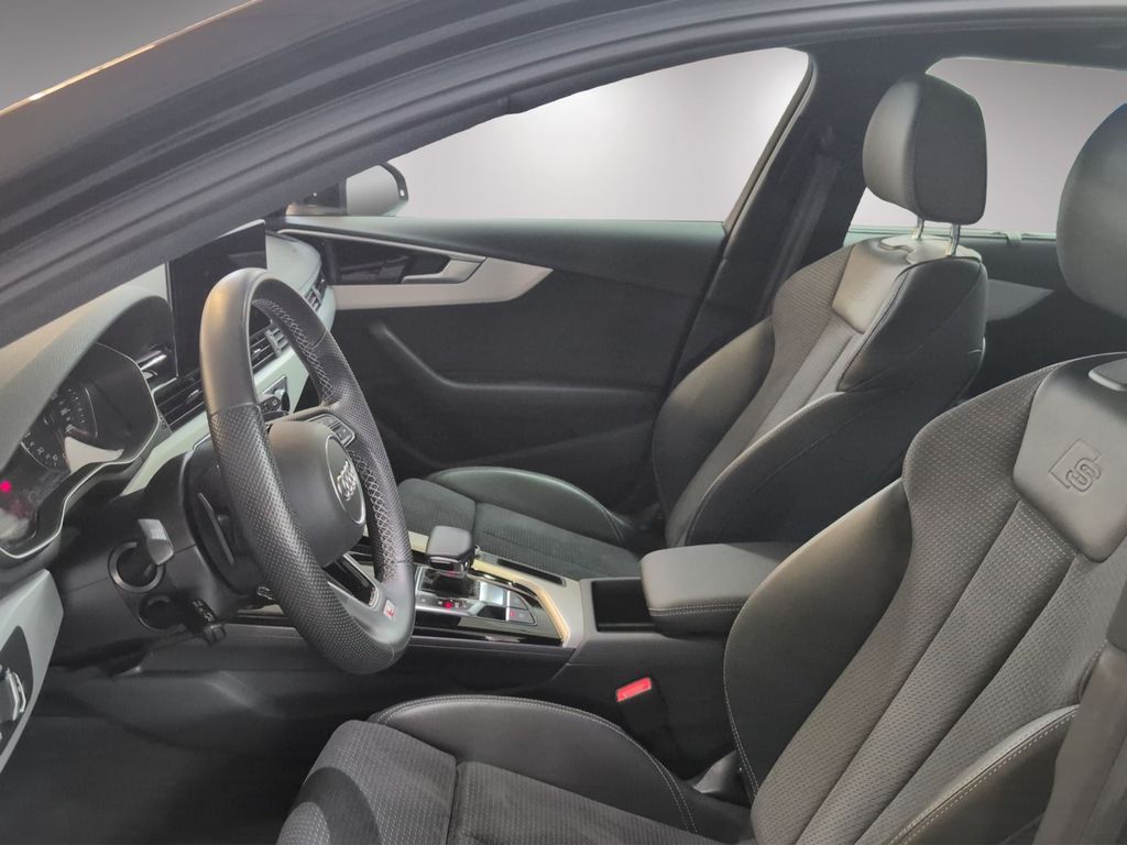 Audi A4 2023 г. Чёрный, пробег 45190 км