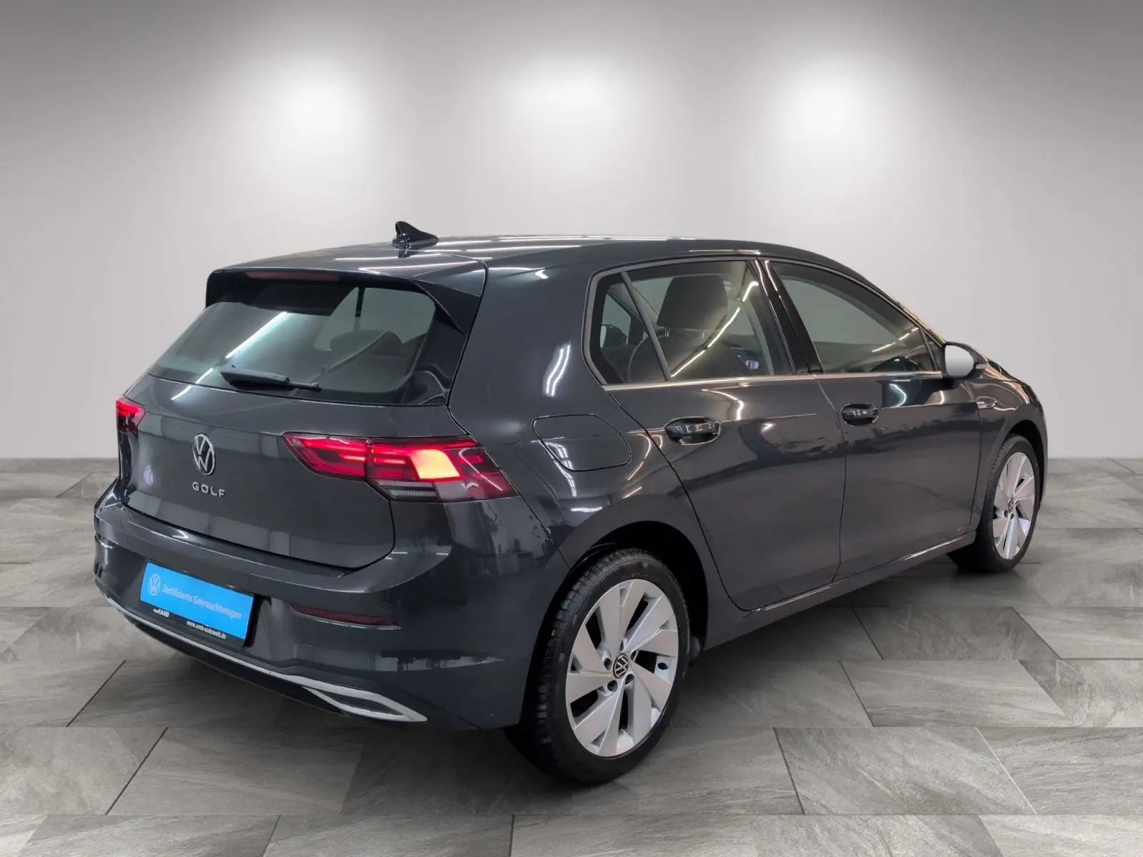 Volkswagen Golf 2024 г. Серый, пробег 46440 км