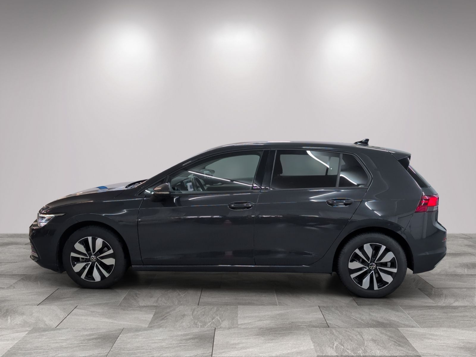 Volkswagen Golf 2024 г. Серый, пробег 22280 км