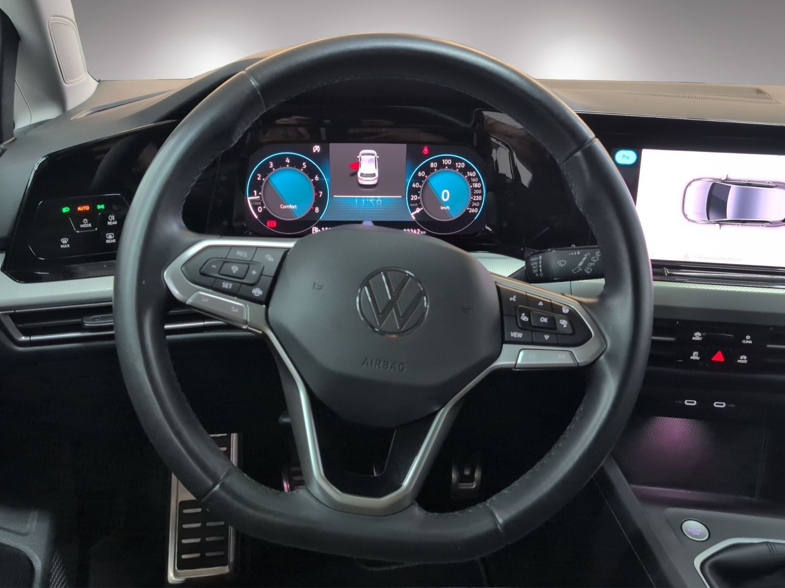 Volkswagen Golf 2024 г. Серый, пробег 22280 км