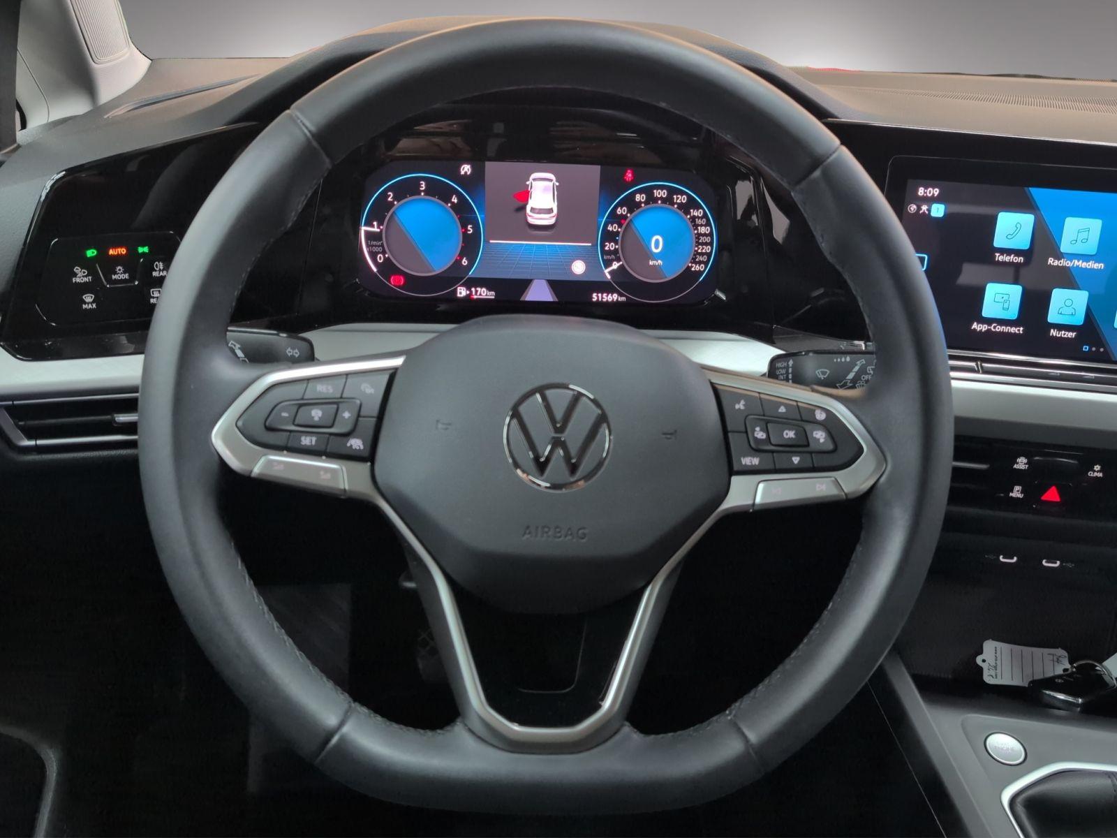 Volkswagen Golf 2024 г. Синий, пробег 51610 км