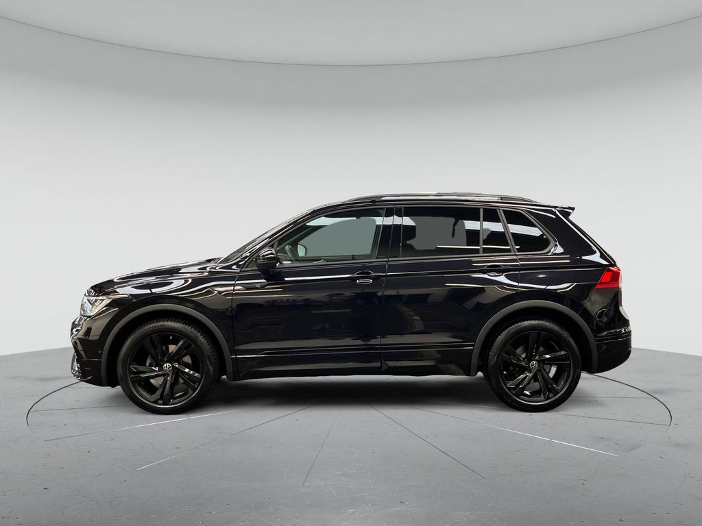 Volkswagen Tiguan 2023 г. Чёрный, пробег 45742 км