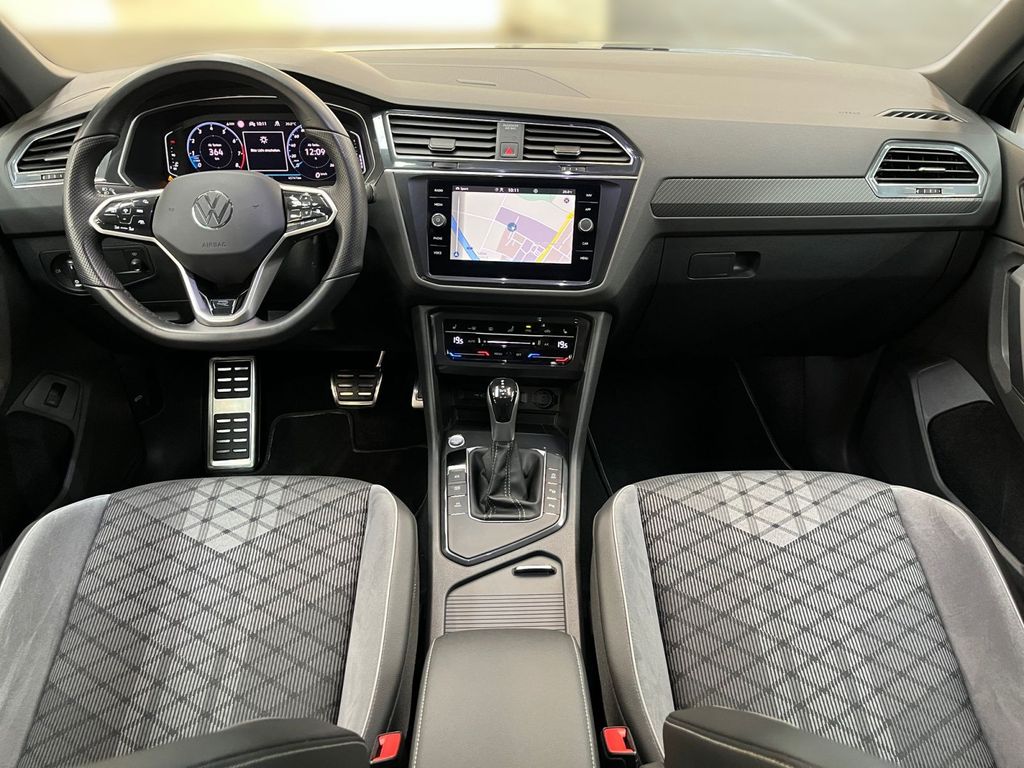 Volkswagen Tiguan 2023 г. Чёрный, пробег 45742 км