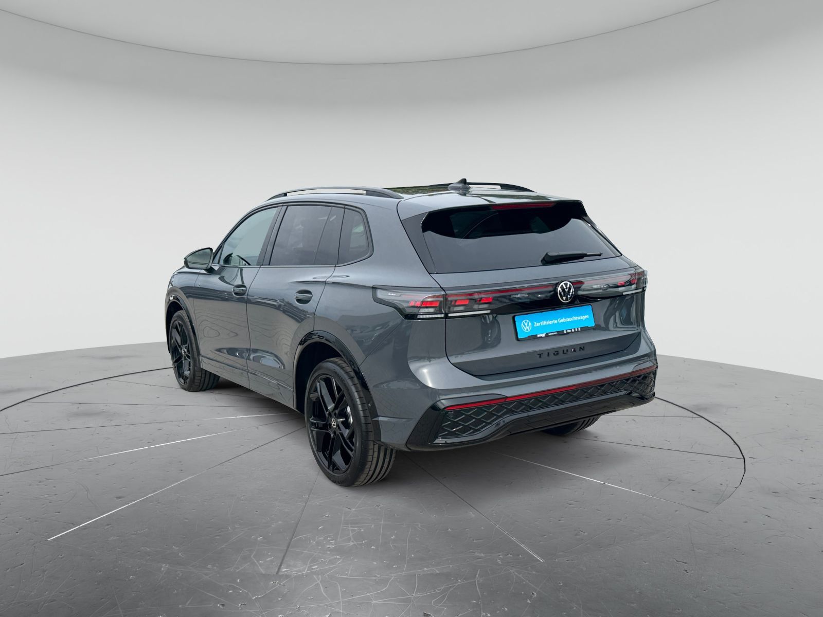 Volkswagen Tiguan 2026 г. Серый, пробег 6789 км