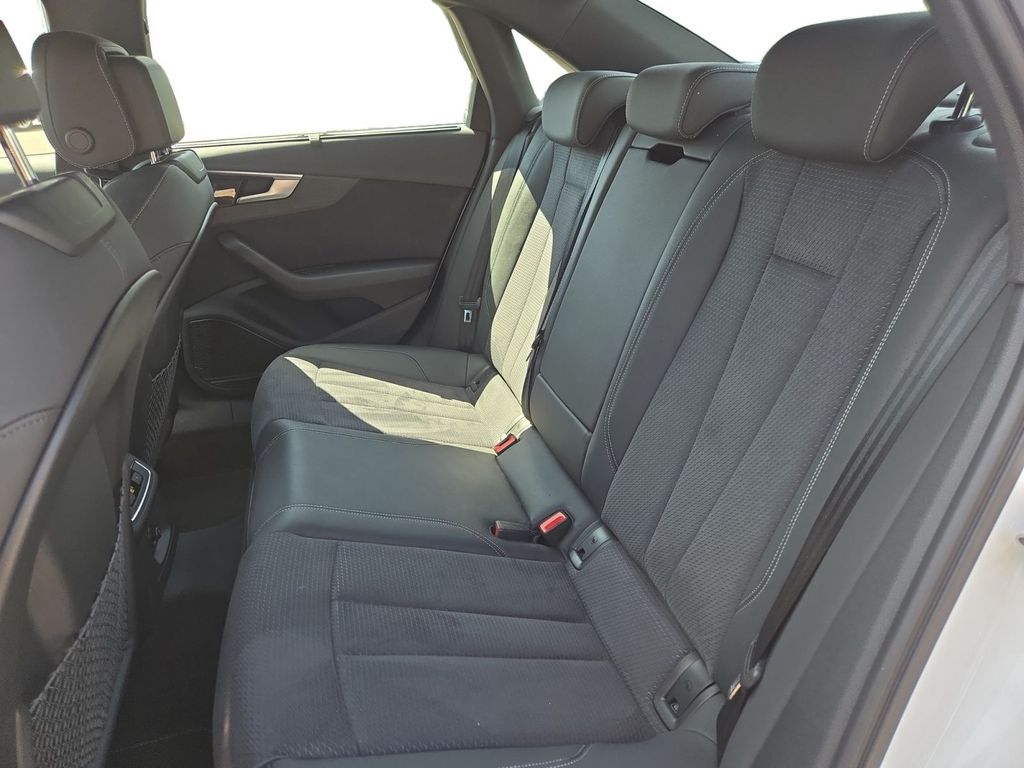 Audi A4 2023 г. Белый, пробег 47611 км