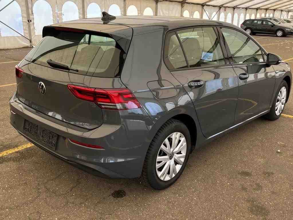 Volkswagen Golf 2024 г. Серый, пробег 50000 км