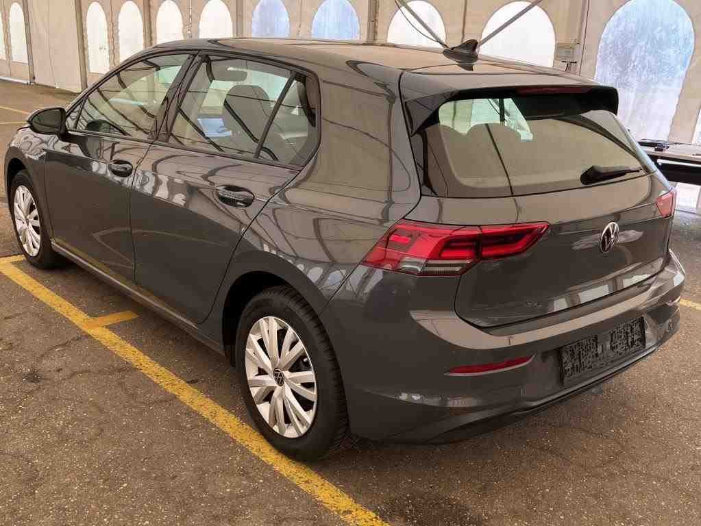 Volkswagen Golf 2024 г. Серый, пробег 50000 км
