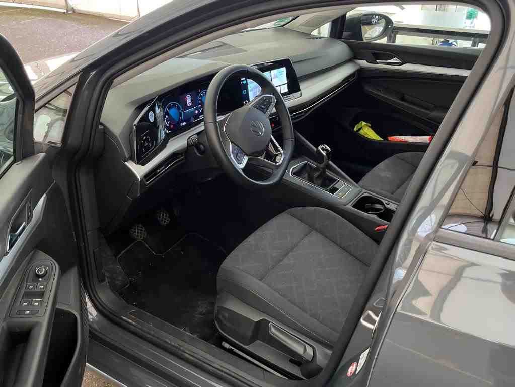 Volkswagen Golf 2024 г. Серый, пробег 50000 км