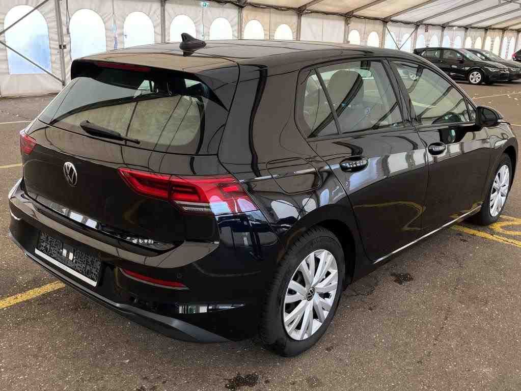 Volkswagen Golf 2024 г. Чёрный, пробег 33970 км