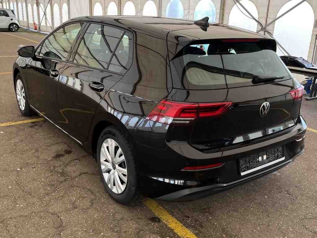 Volkswagen Golf 2024 г. Чёрный, пробег 33970 км