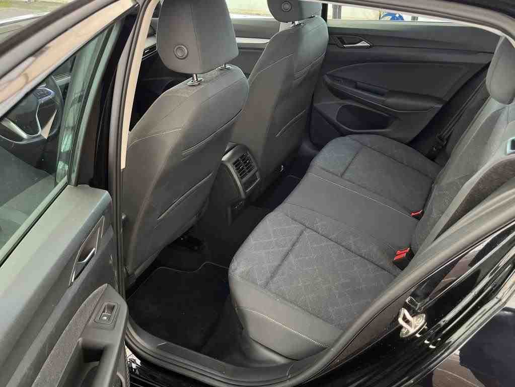 Volkswagen Golf 2024 г. Чёрный, пробег 33970 км