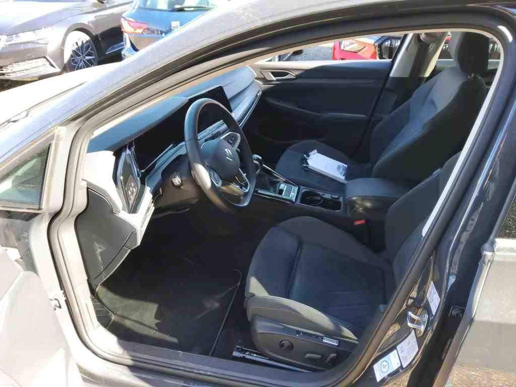 Volkswagen Golf 2024 г. Серый, пробег 39450 км