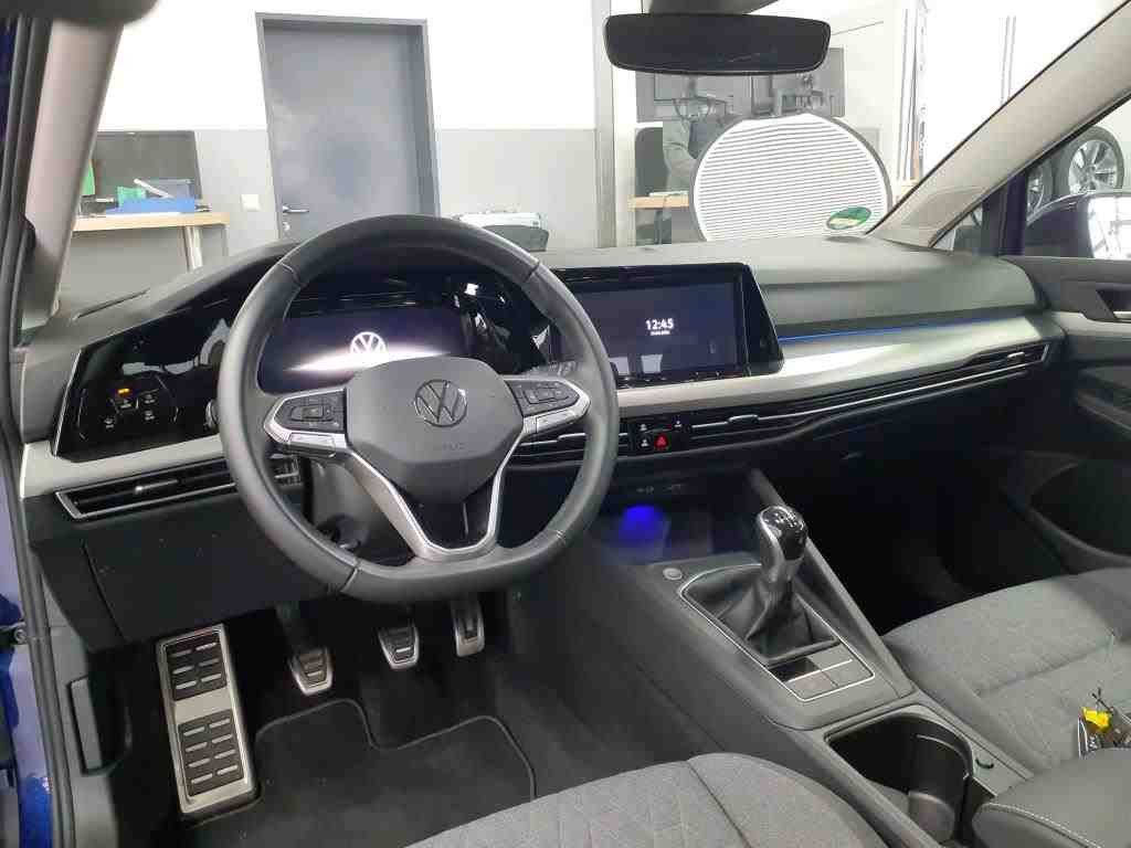 Volkswagen Golf 2024 г. Синий, пробег 12430 км