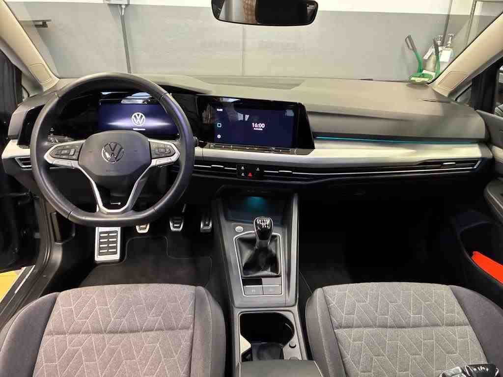 Volkswagen Golf 2024 г. Серый, пробег 22390 км