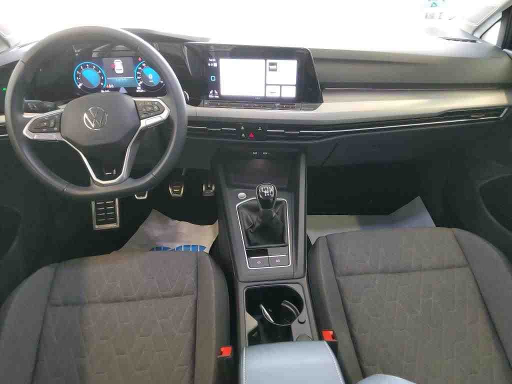 Volkswagen Golf 2024 г. Серый, пробег 21470 км