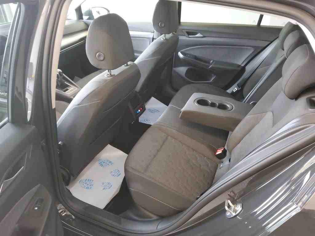 Volkswagen Golf 2024 г. Серый, пробег 21470 км