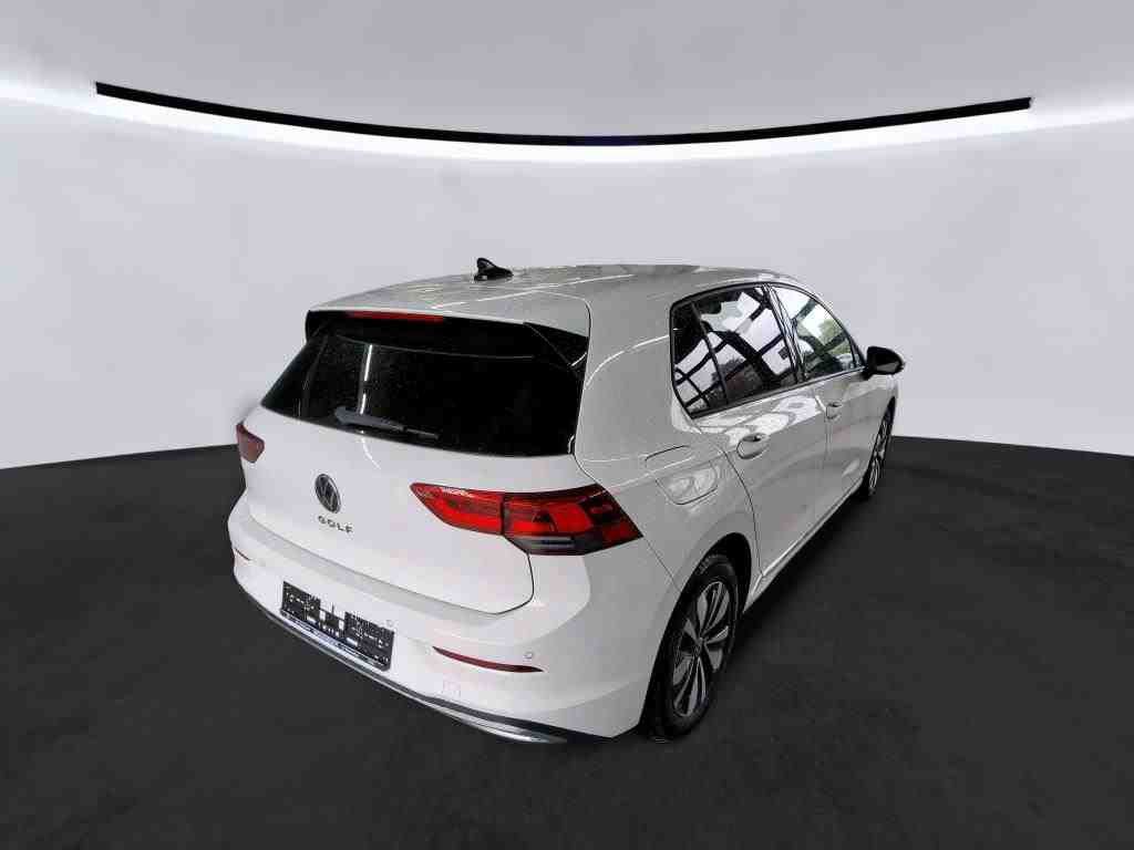 Volkswagen Golf 2024 г. Белый, пробег 23510 км