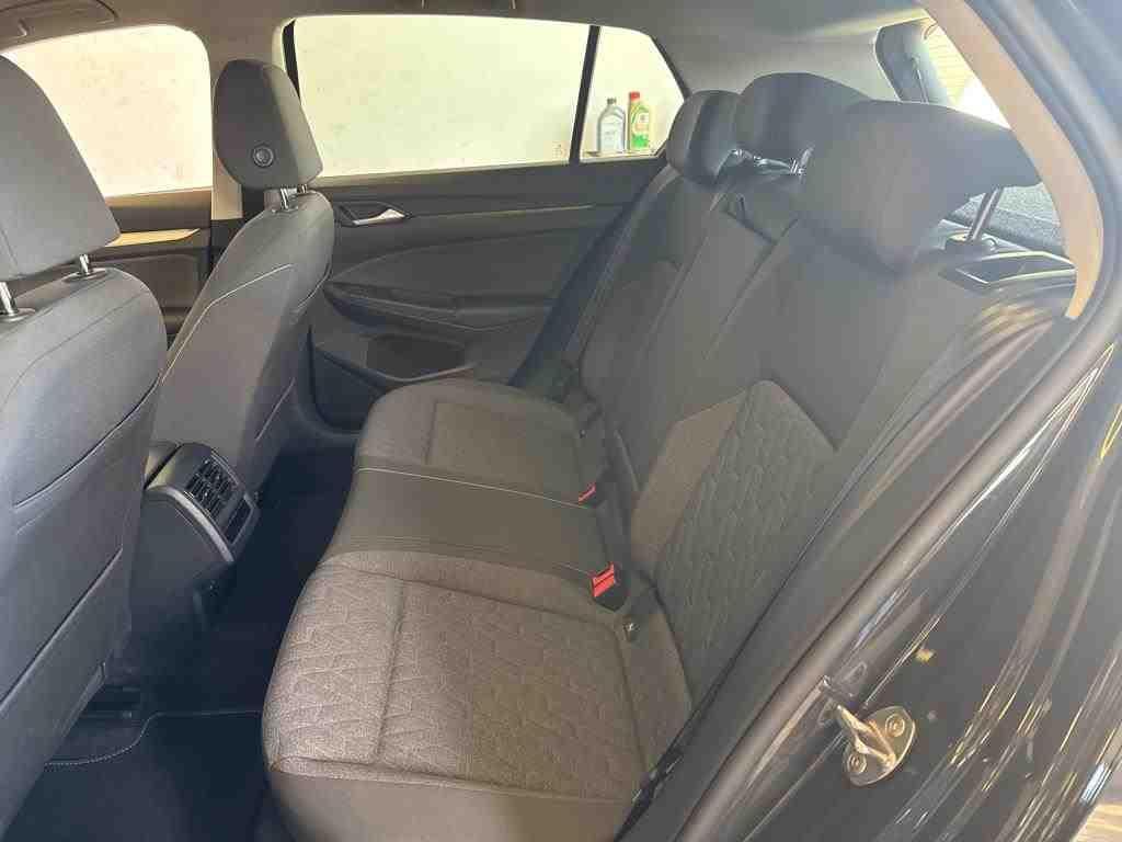 Volkswagen Golf 2024 г. Серый, пробег 17630 км