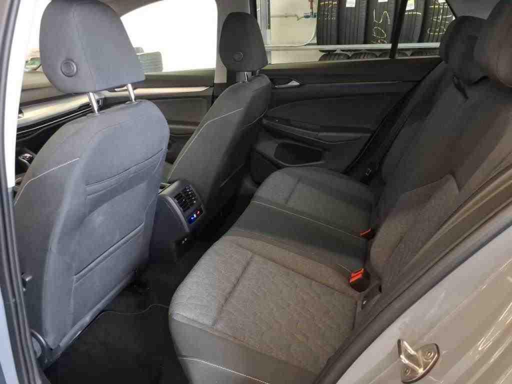 Volkswagen Golf 2024 г. Серый, пробег 21190 км