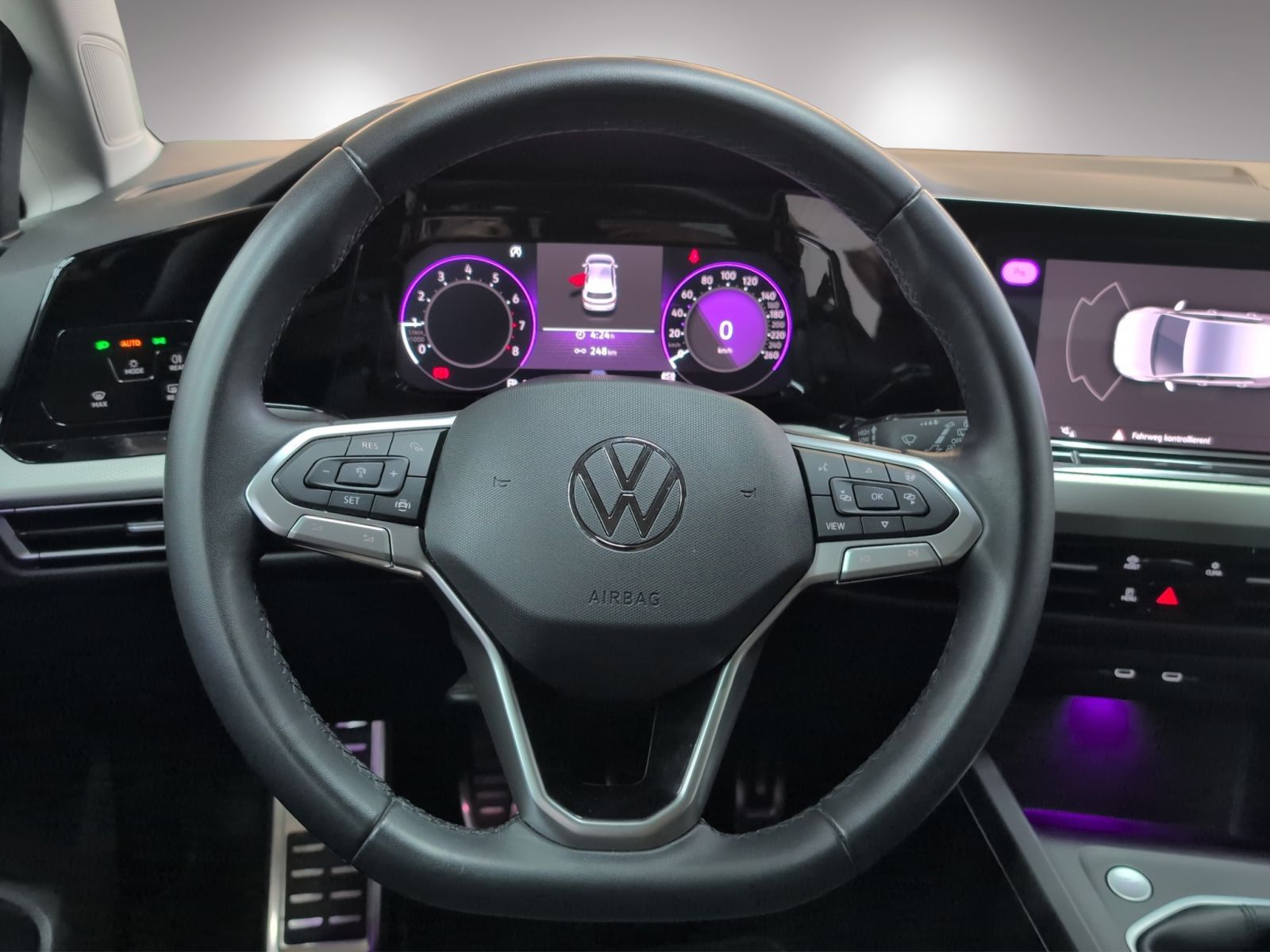 Volkswagen Golf 2024 г. Серый, пробег 21830 км