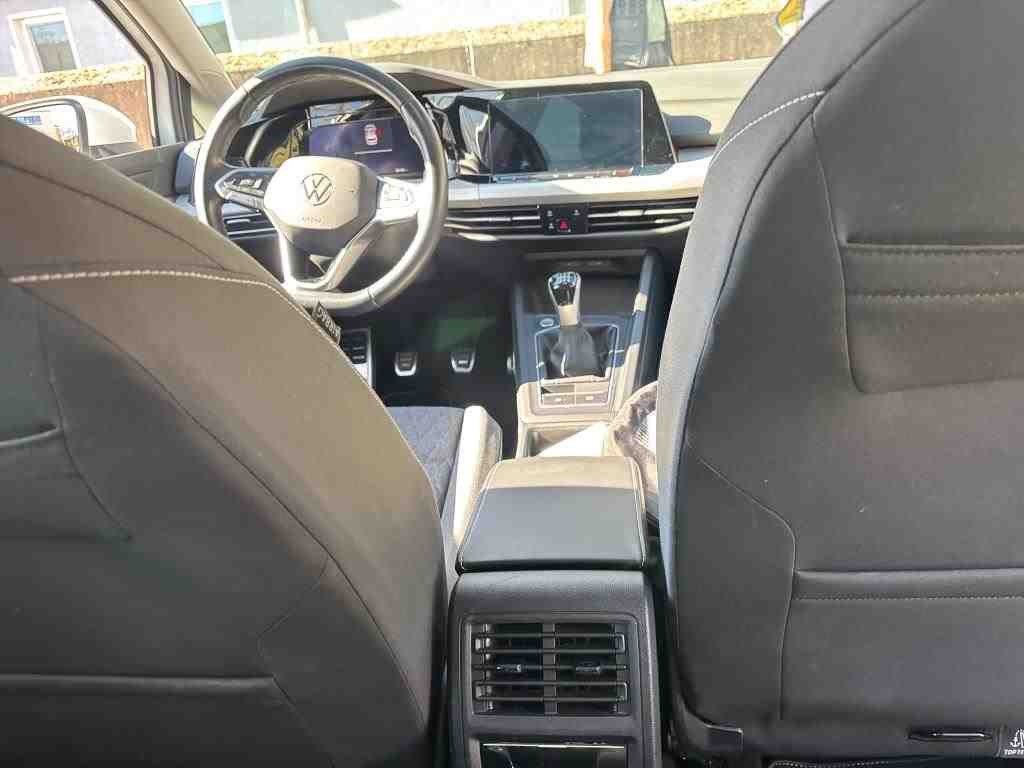 Volkswagen Golf 2024 г. Белый, пробег 38510 км