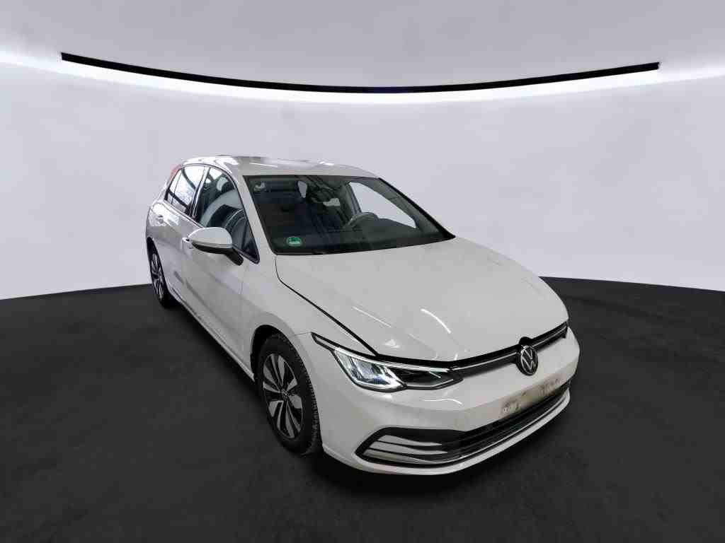 Volkswagen Golf 2024 г. Белый, пробег 15720 км