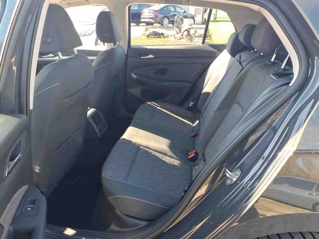 Volkswagen Golf 2024 г. Серый, пробег 28810 км
