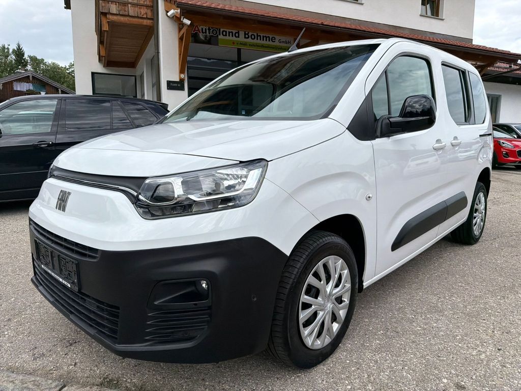Fiat Doblo 2023 г. Белый, пробег 31000 км