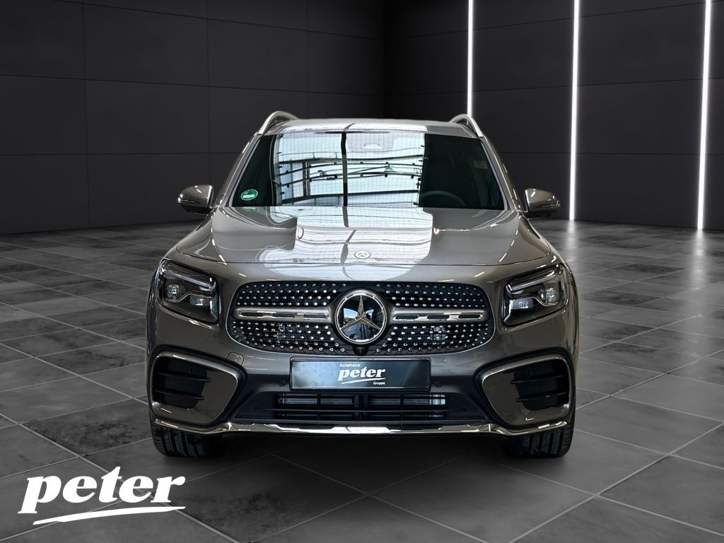 Mercedes-Benz GLB 220 2026 г. Серый, пробег 8000 км