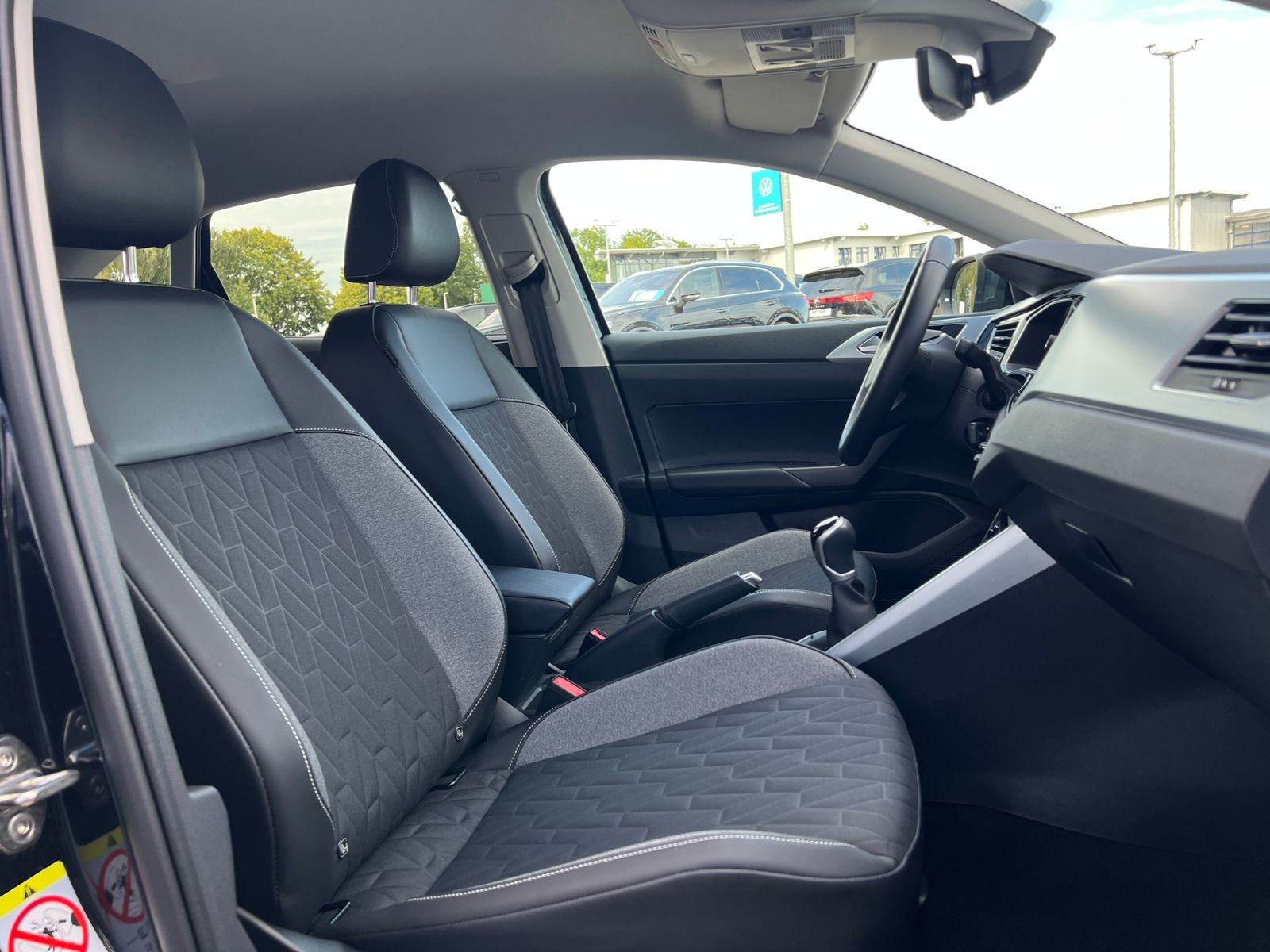 Volkswagen Taigo 2024 г. Чёрный, пробег 20748 км